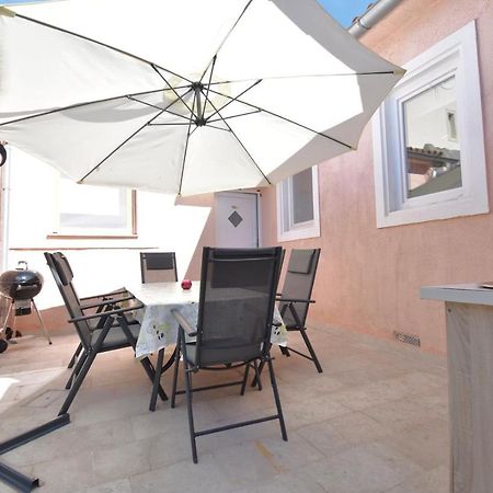 City Centre Apartment With Terrace 2 Πούλα Εξωτερικό φωτογραφία