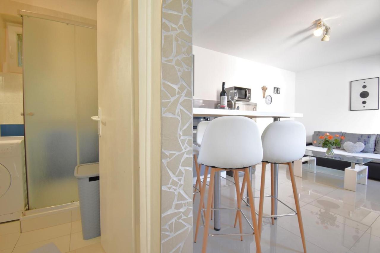City Centre Apartment With Terrace 2 Πούλα Εξωτερικό φωτογραφία