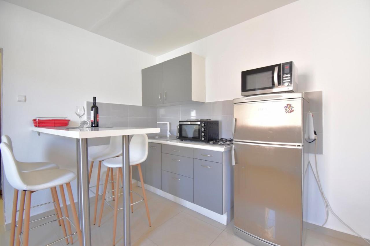 City Centre Apartment With Terrace 2 Πούλα Εξωτερικό φωτογραφία