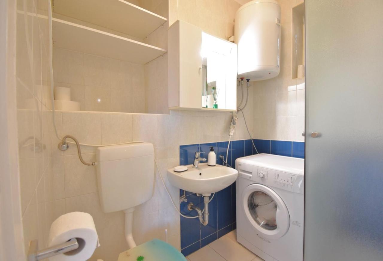City Centre Apartment With Terrace 2 Πούλα Εξωτερικό φωτογραφία