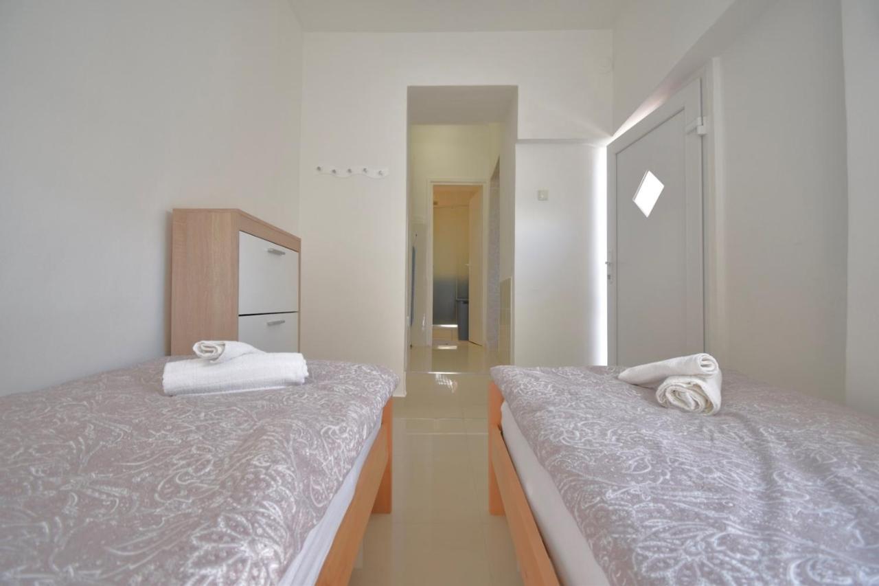 City Centre Apartment With Terrace 2 Πούλα Εξωτερικό φωτογραφία