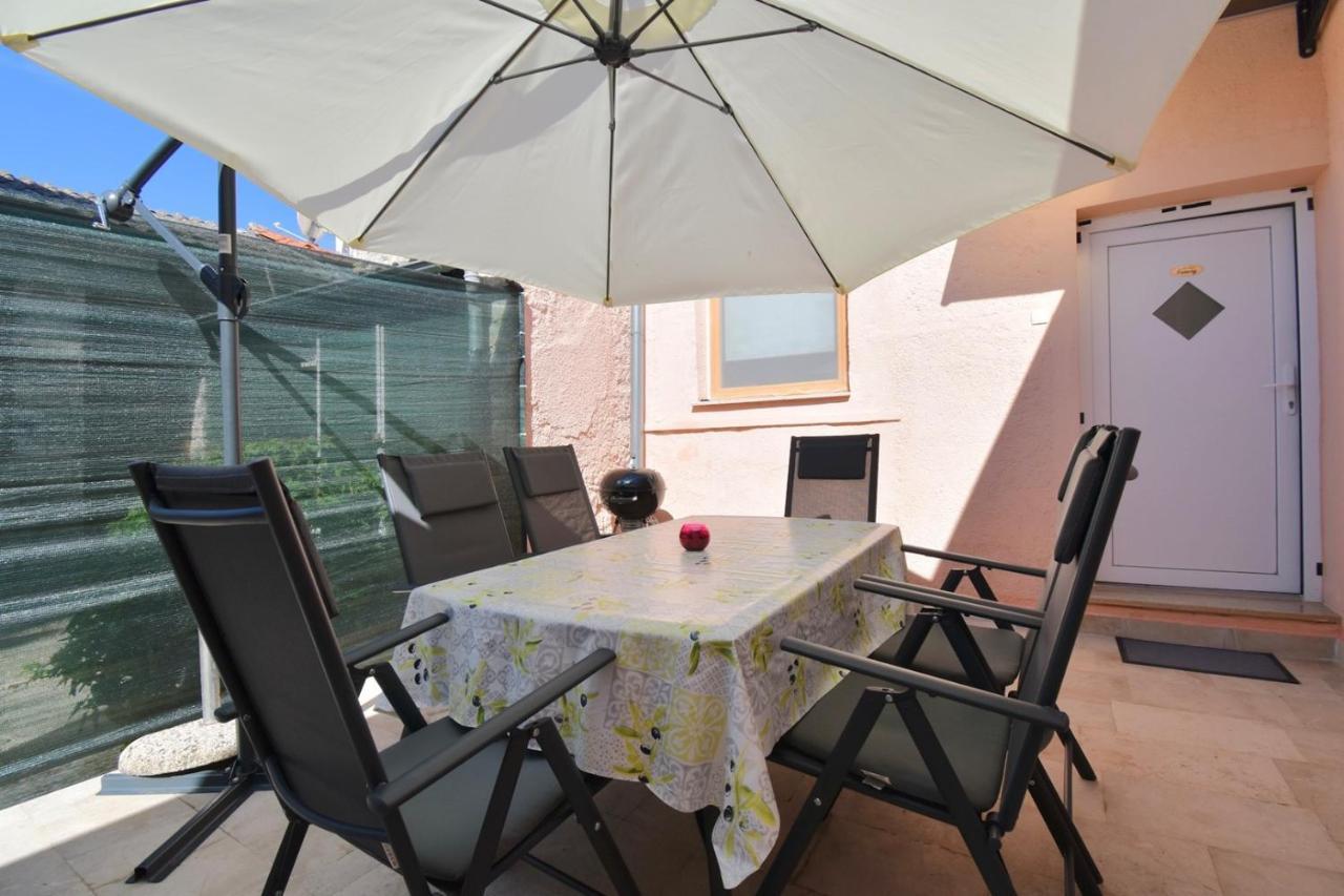 City Centre Apartment With Terrace 2 Πούλα Εξωτερικό φωτογραφία