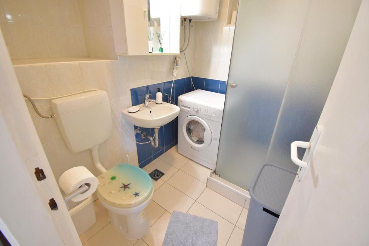 City Centre Apartment With Terrace 2 Πούλα Εξωτερικό φωτογραφία
