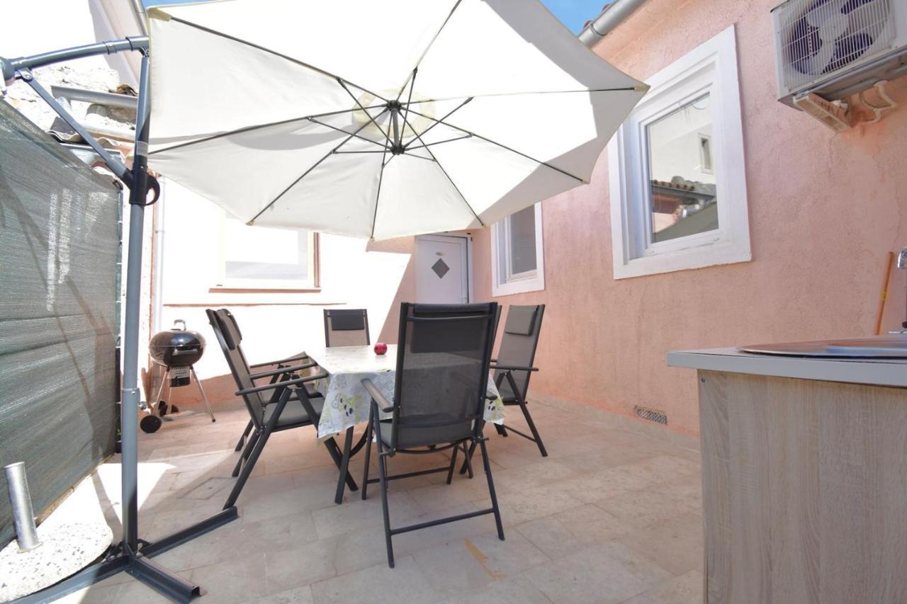 City Centre Apartment With Terrace 2 Πούλα Εξωτερικό φωτογραφία