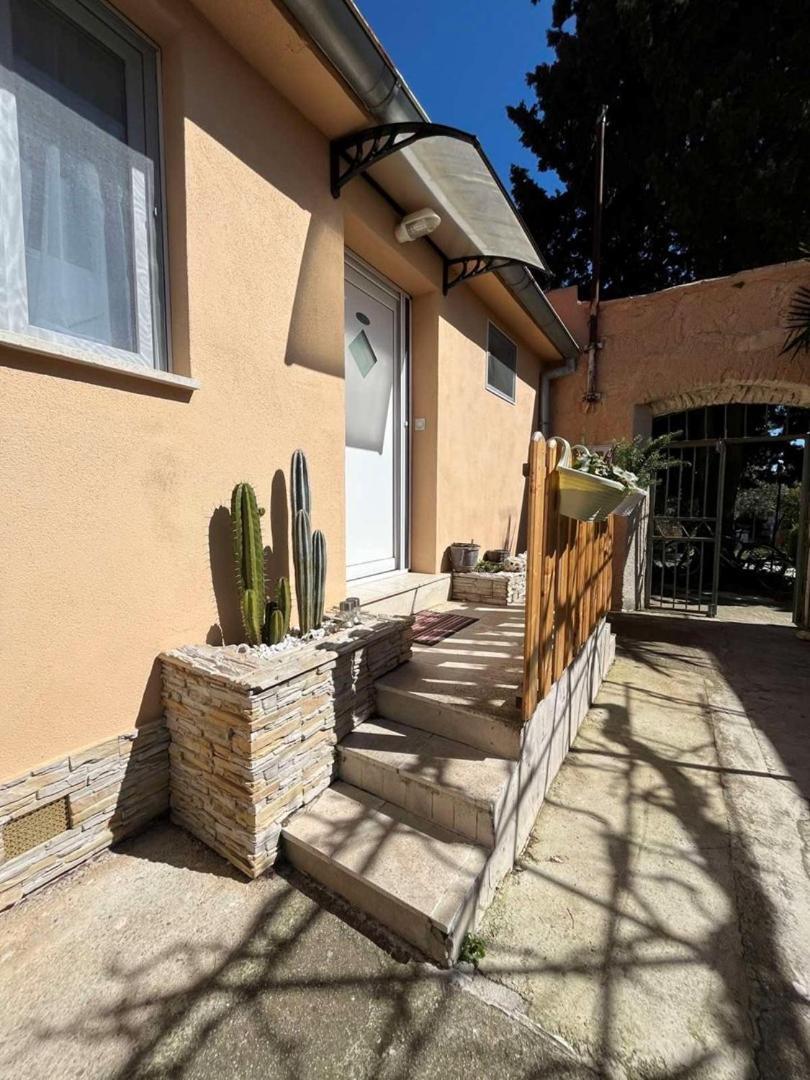 City Centre Apartment With Terrace 2 Πούλα Εξωτερικό φωτογραφία
